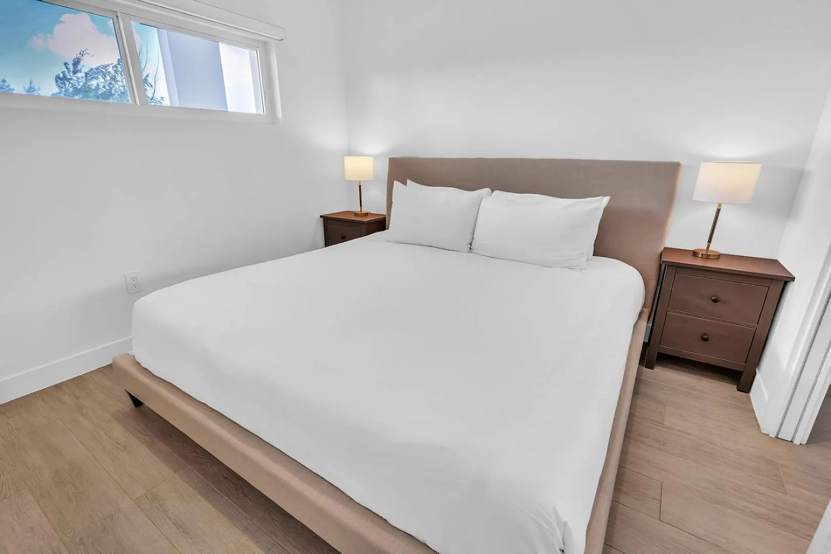 Modern 1Br Condo, 2 Min Walk To Prime Seven Mile Beach, The Grove Unit 33 West Bay